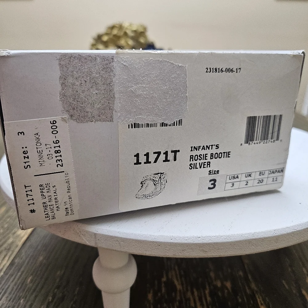 Minnetonka Infan Girl's Rosie Bootie Silver Size 3 New